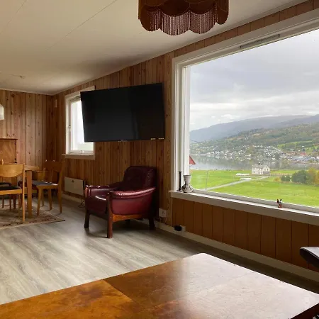 Hus Utsikten Eidsvåg